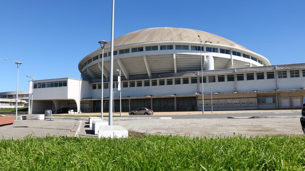 Coliseo-La-TORTUGA-1-scaled-1-1024x575 Gimnasios y recintos deportivos